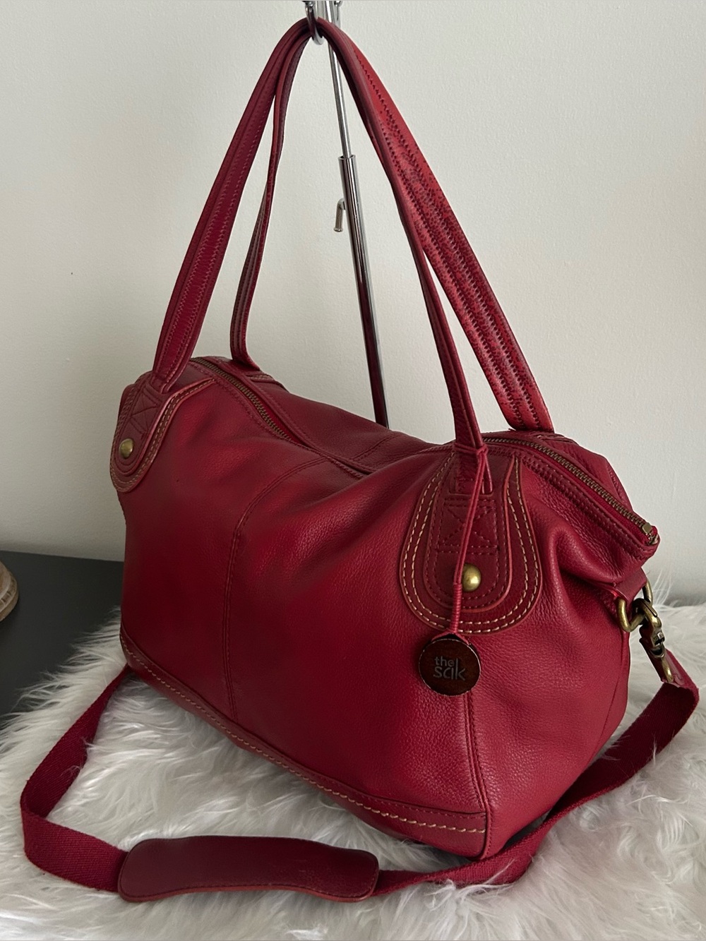 The Sak Red Leather Convertible Shoulder Crossbody Bag Brass Hardware - Picture 5 of 13